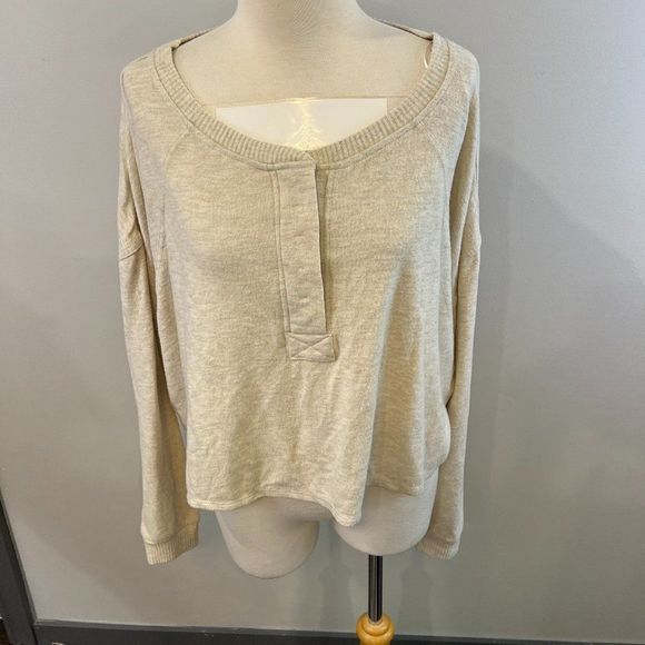 NWOT BP Long Sleeve Crop Henley in Beige Oatmeal Light Heather (2X) - Picture 3 of 11